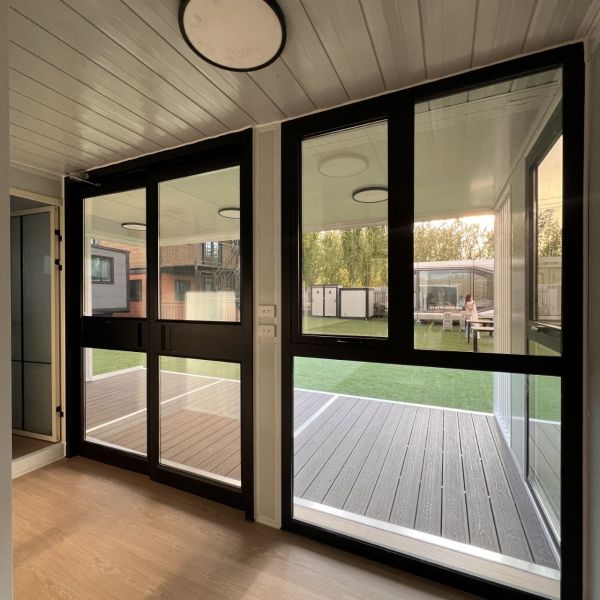 Portable Expandable Cabin with deck