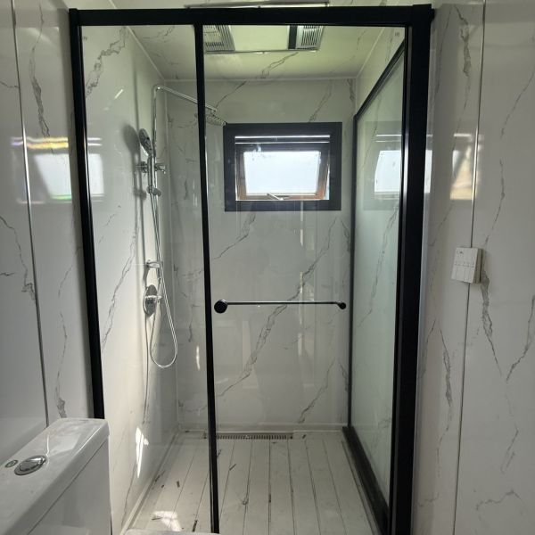 Portable Expandable Cabin with deck