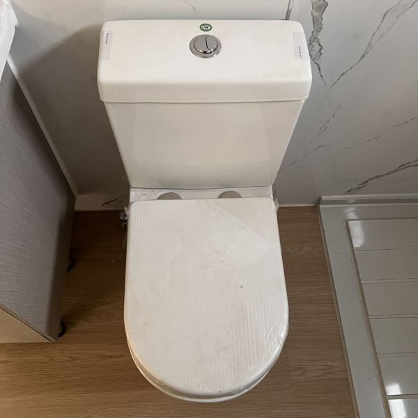 Portable Expandable Cabin with deck