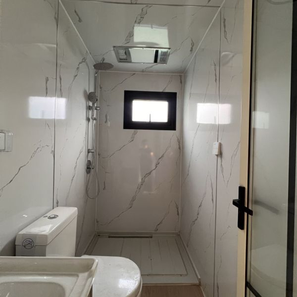 Portable Expandable Cabin with deck